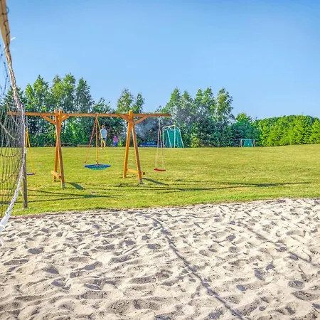 2 Bedroom Awesome In Сasa de vacaciones Jarosławiec